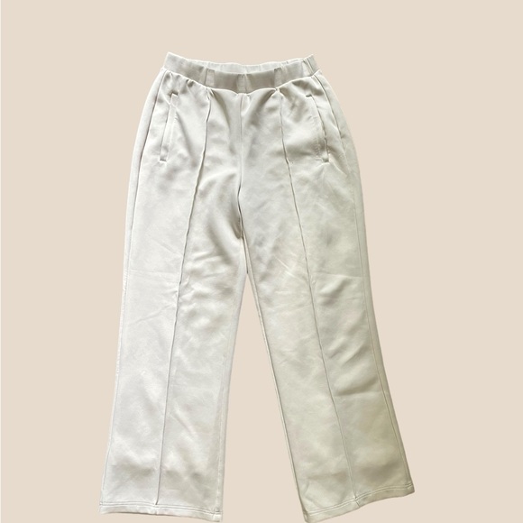 Fabletics Plush Interlock Wide Leg Pant medium. Oat color. Great condition! - Picture 10 of 12